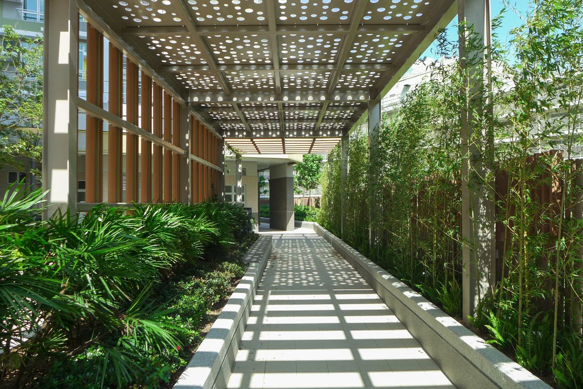 Pergola và lối đi sân vườn cần ghi rõ vật liệu trong báo giá thi công cảnh quan